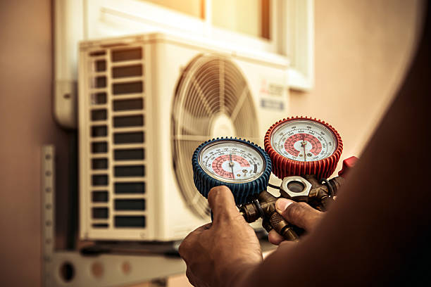 Professional Ac Installation technician working in French Camp, MS